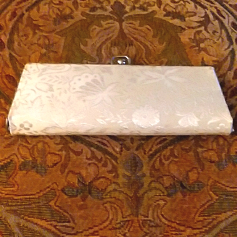 Vtg. Eyeglass Case ☆ Satin Interior ☆ Raised Floral